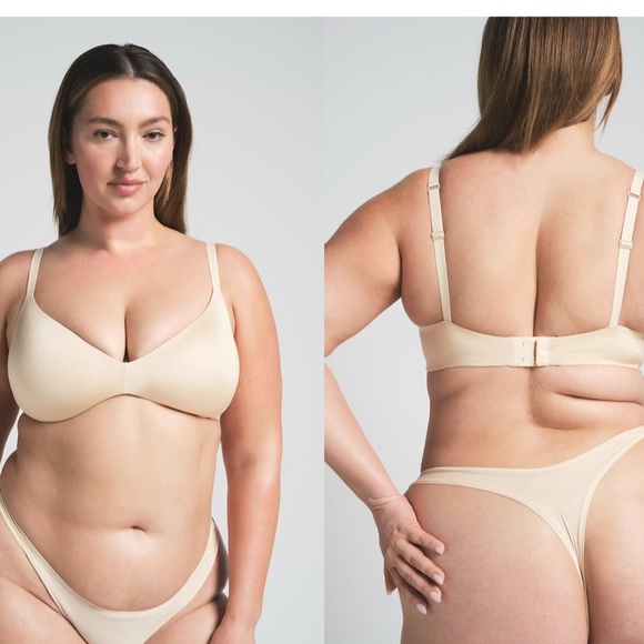 SKIMS Other - BNWT SKIMS Wireless Form Push Up Plunge Bra- 32DD (Sand)